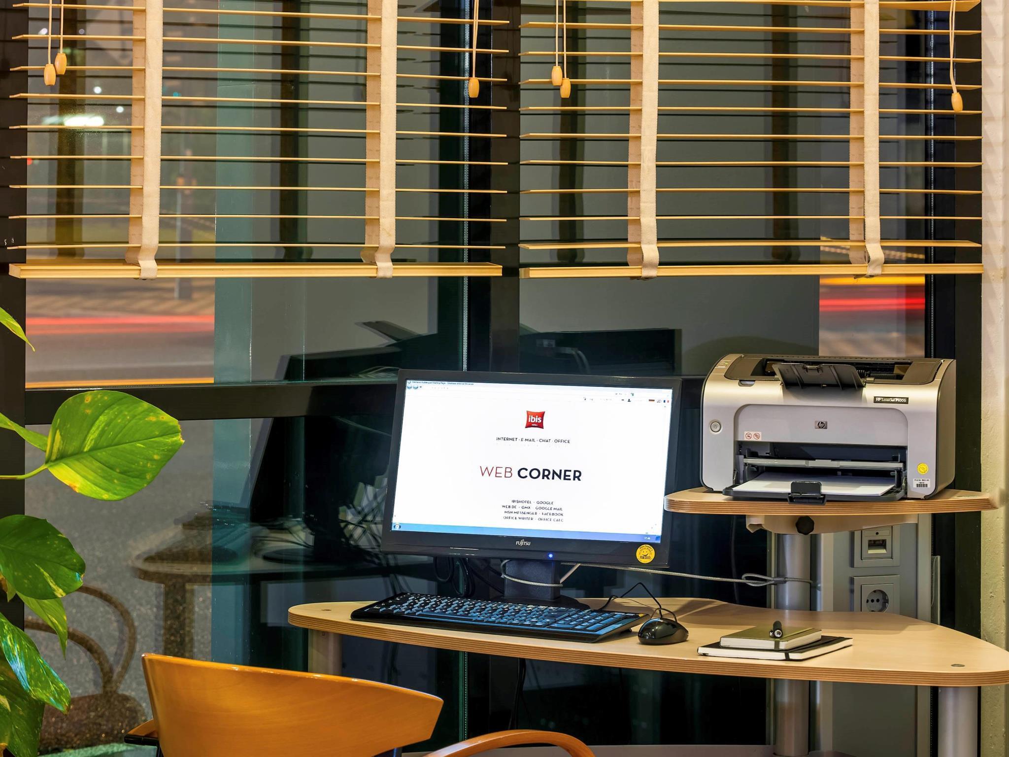 B&B Hotel Wuppertal-City Екстериор снимка