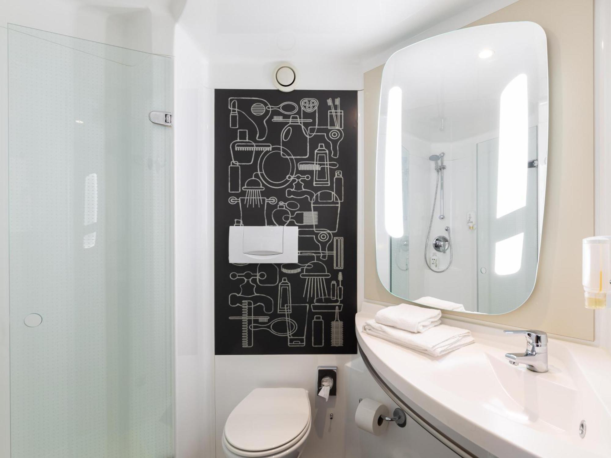 B&B Hotel Wuppertal-City Екстериор снимка