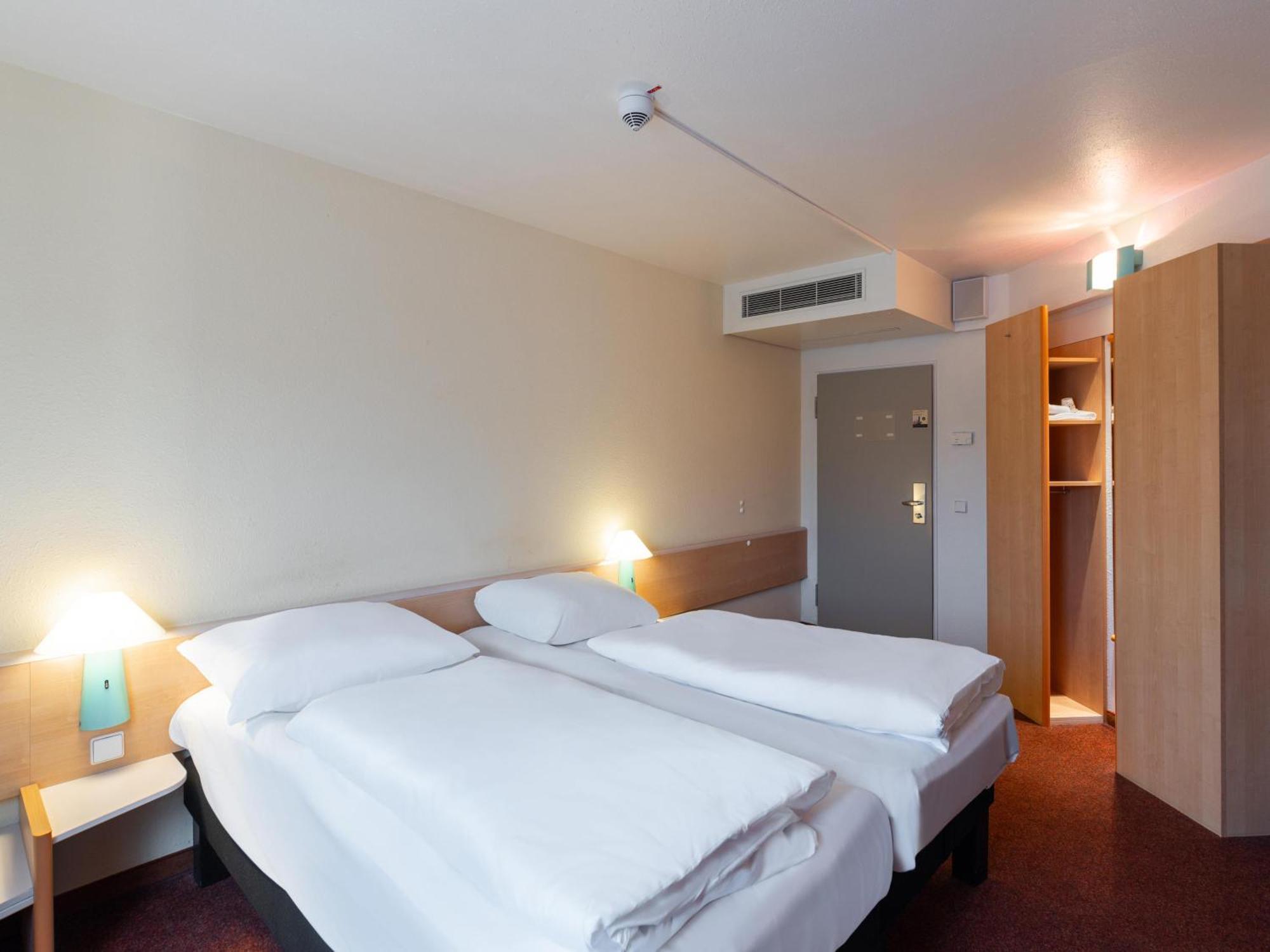 B&B Hotel Wuppertal-City Екстериор снимка