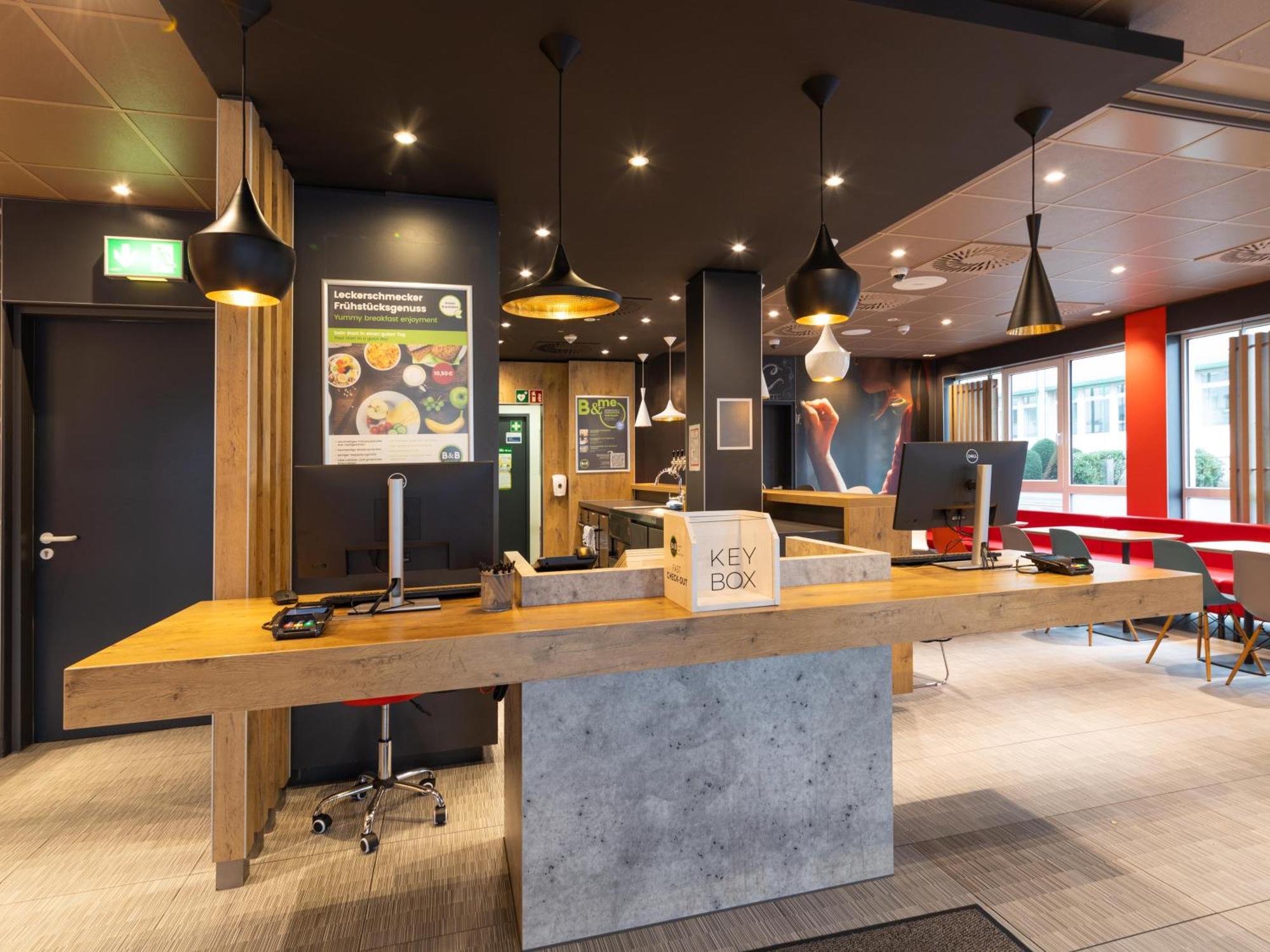 B&B Hotel Wuppertal-City Екстериор снимка