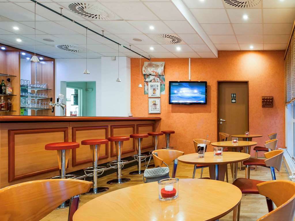 B&B Hotel Wuppertal-City Ресторант снимка